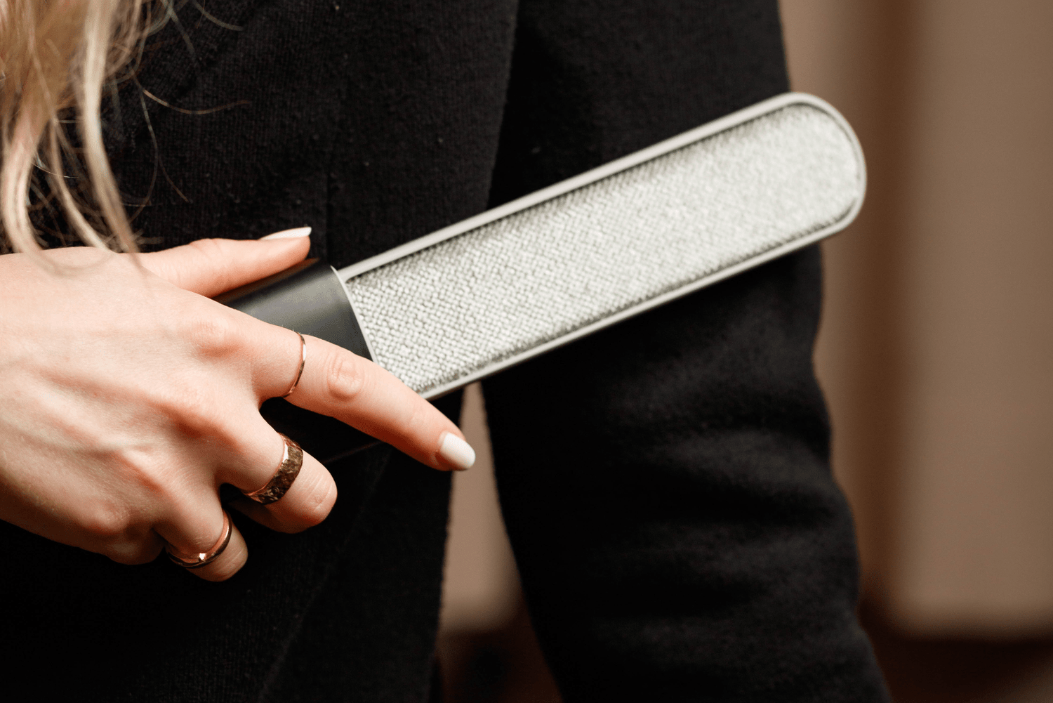 Kledingborstel tegen haren & pluis: het slimme ontwerp van STEAMRS - STEAMRS